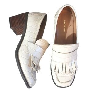 ALL BLACK Cream Croc Embossed Heeled Loafers Size 9.5